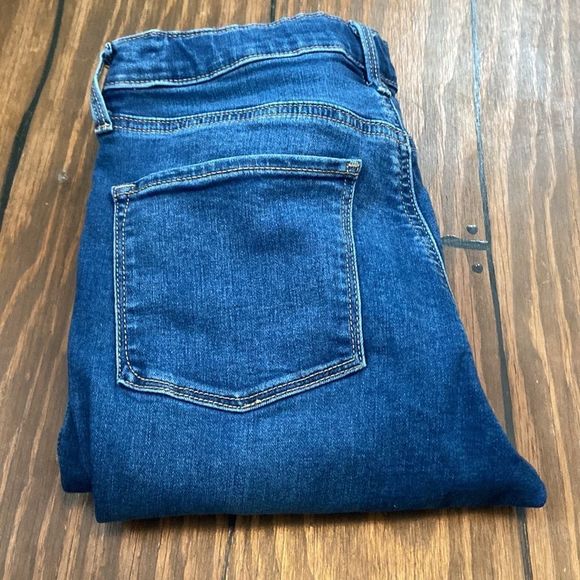 Old Navy Rockstar Super Skinny Jeggings size 18. Dark blue factory distressed ❤️ - Picture 13 of 13